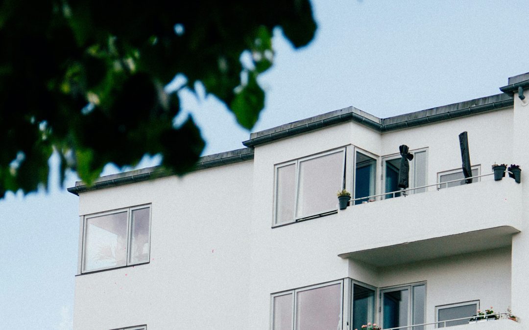 Lakisääteiset HTJ2-velvoitteet koskevat isoa osaa pienistä taloyhtiöistä – määräaika on pian täällä